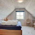 Maren - 150m From The Sea By Interhome