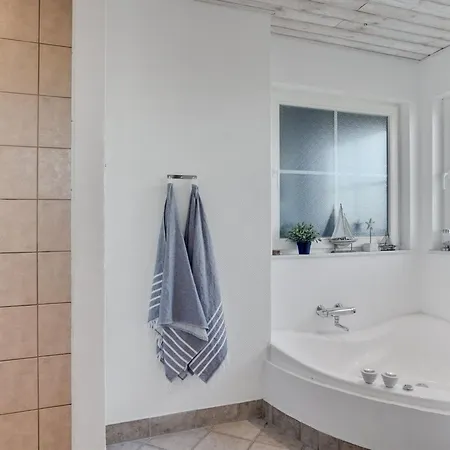 Maren - 150m From The Sea By Interhome *